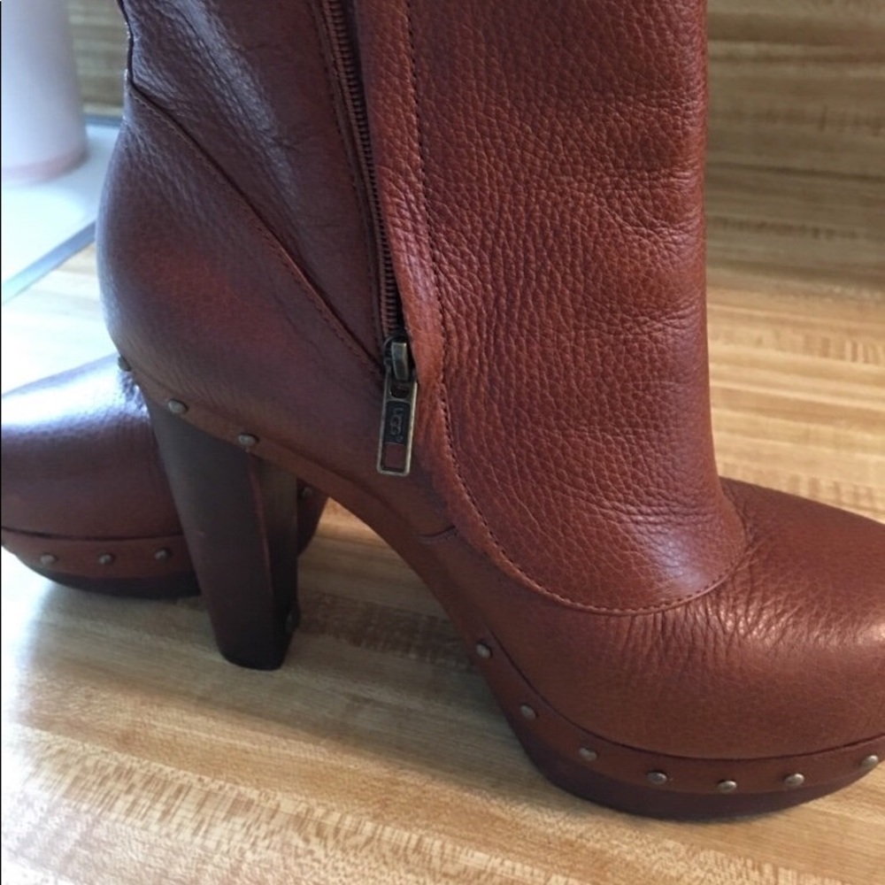 Size 8.5 cognac Sherpa lined UGG boots
